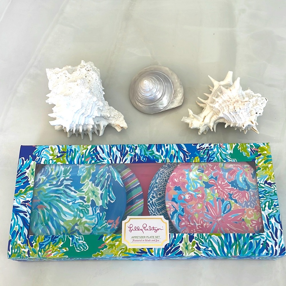 New Lilly Pulitzer Set of 4 Appetizer Plate Set Featured in Wade and Sea In Box